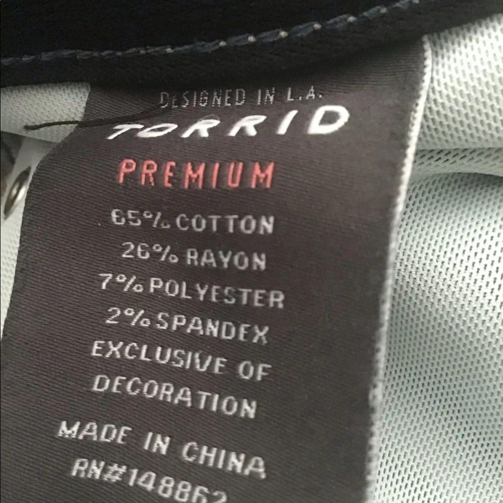 Torrid Bombshell Skinny Jeans.   NWT